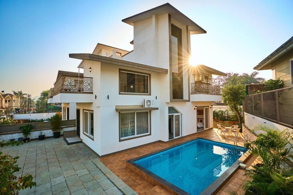 Seven Sands I Daffodil I 3BHK pool Villa 