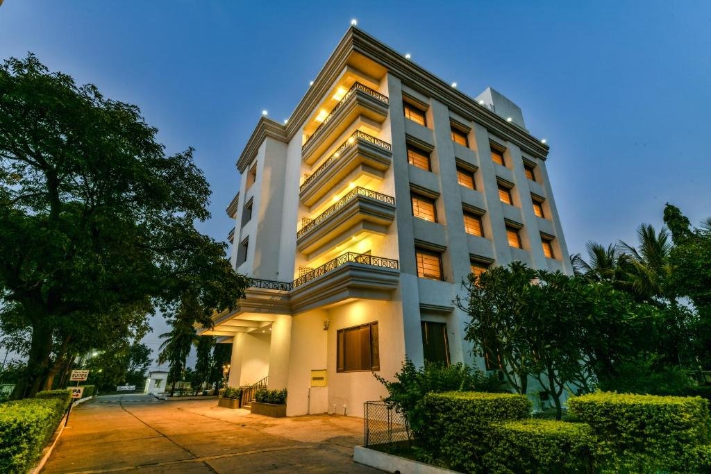 Sun-n-Sand Suites, Shirdi 